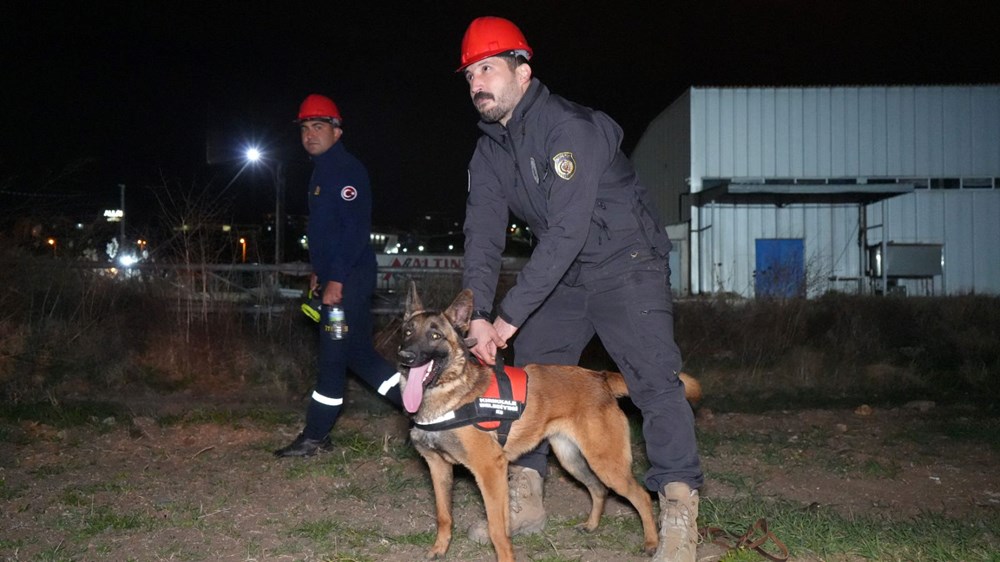 Gecenin ayazında zorlu tatbikat: "Hassas burunlar" doğal afetlere hazırlanıyor - 6