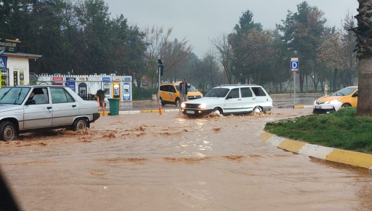 Sahte vali okulları tatil etti Sahte vali okulları tatil etti