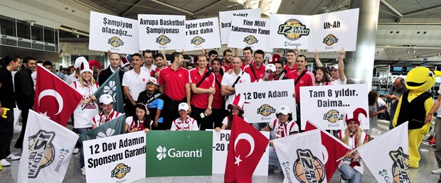 "12 Dev Adam" Polonya'ya uçtu