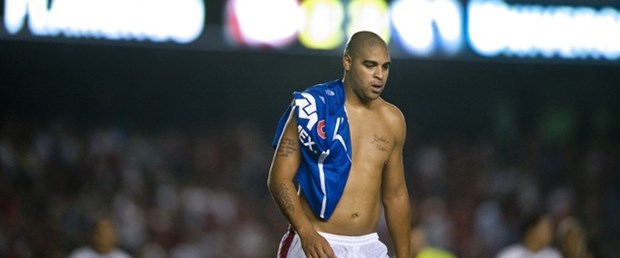 Adriano çizmeye dönüyor mu ?