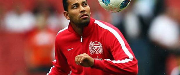Andre Santos trafikten men edildi