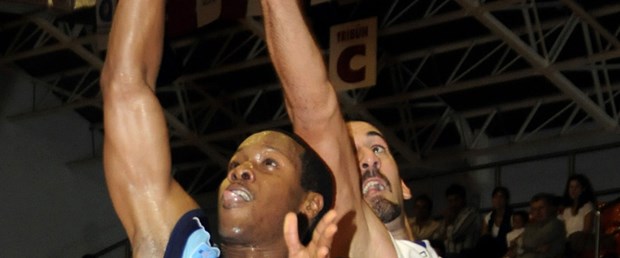 Antalya Belediye Telekom'u 67-62 ile geçti