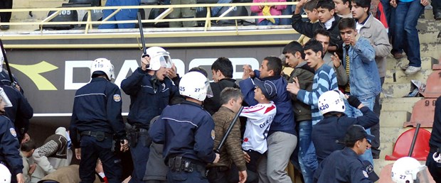 Antep'te olay! 100 kişi sahaya girdi