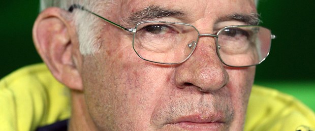 Aragones: Fenerbahçe'de kalmak istiyorum