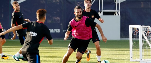 arda turan barcelona .jpg