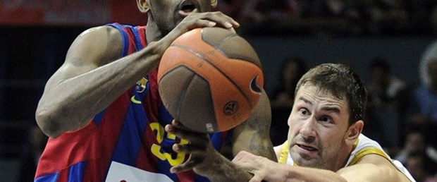 Barcelona seride 2-1 önde