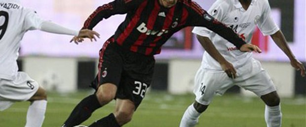 Beckham Milan'da kaldı