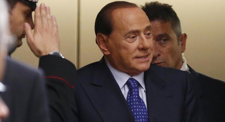 İtalya eski Başbakanı Berlusconi, AC Milan'ı 1.4 milyar dolar karşılığında satma teklifini reddetti.