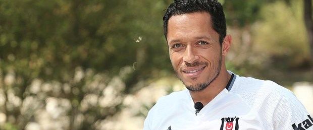adriano beşiktaş.jpg