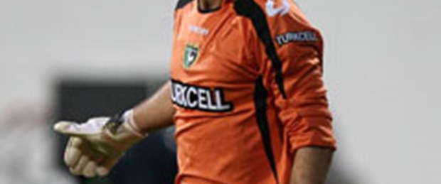 Beşiktaş'ta favori Cenk, plase Serkan