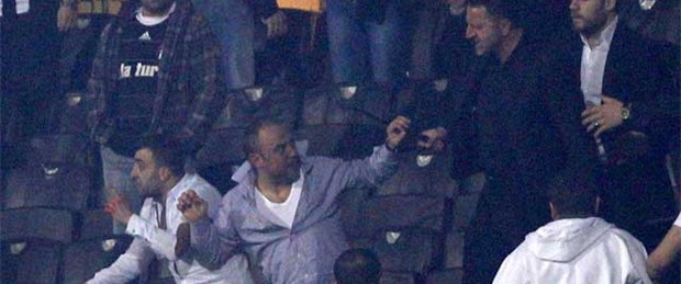 Beşiktaş'ta taraftara dayak istifa getirdi
