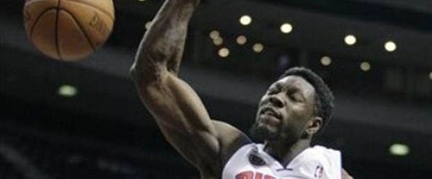 Big Ben bir yıl daha Pistons'ta