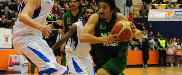 Darüşşafaka ilk galibiyetini aldı