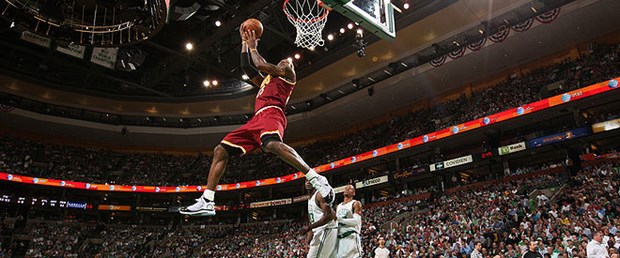 Dikkat hava sahasında LeBron var