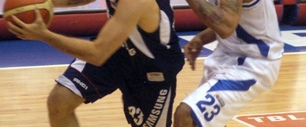 Efes uzatmada kazandı : 97 - 89