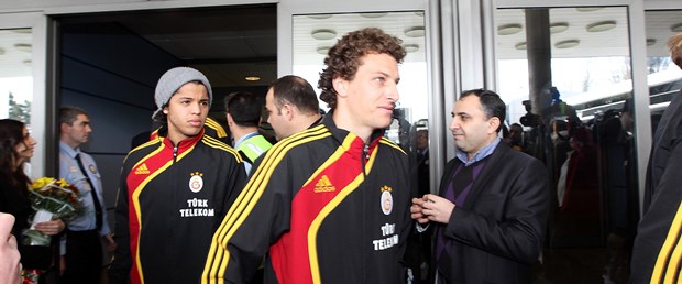 Elano ve Caner de sakatlandı