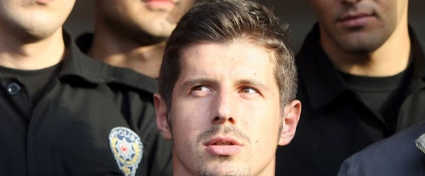 Emre: Önce adam olsunlar