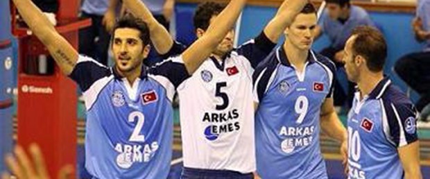 Erkeklerde kupa Arkas Spor'un