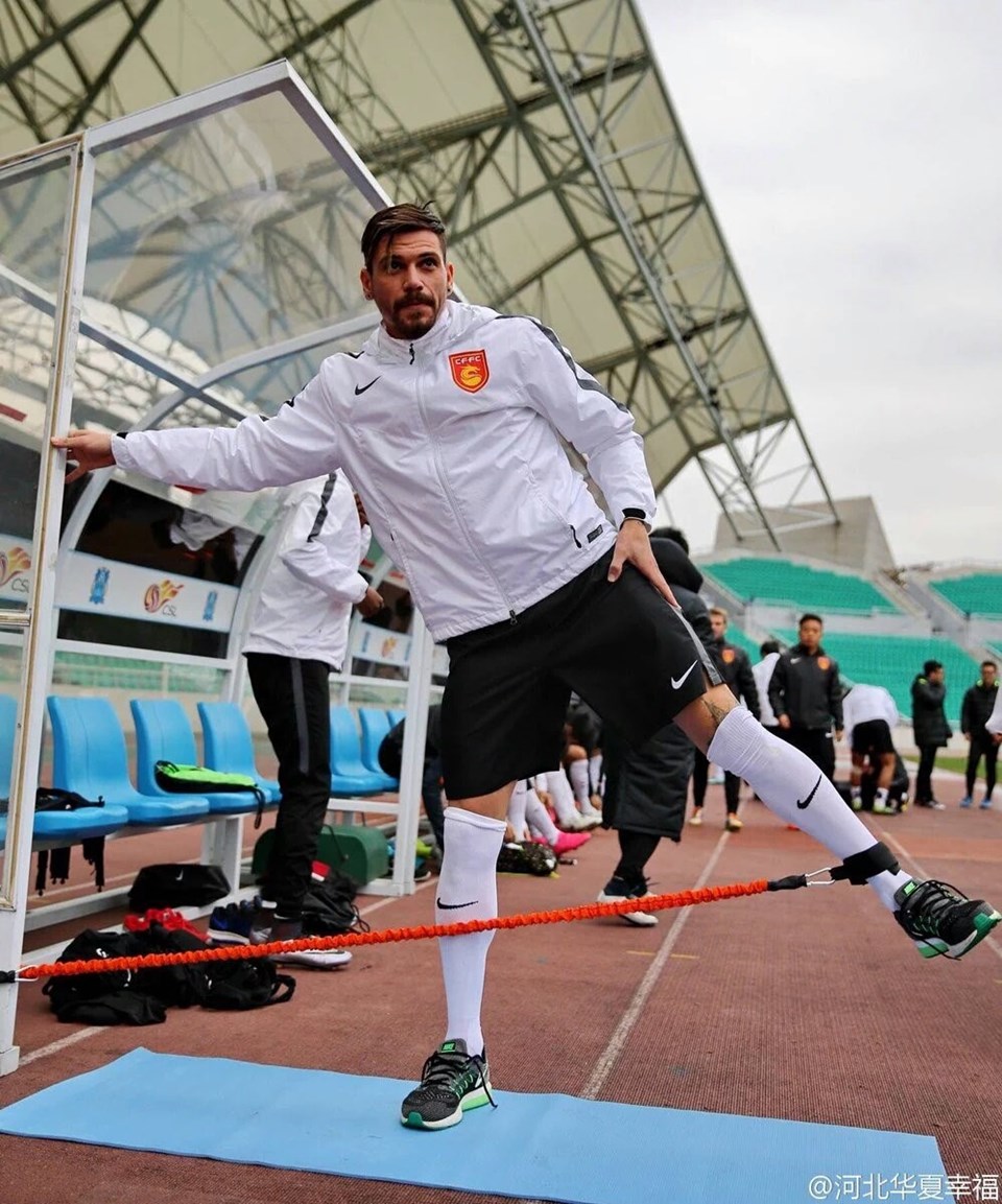Ersan Gülüm, Hebei China Fortune kulübünden yılda yaklaşık 4 milyon euro alıyor.