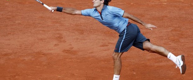 Federer yarı finalde