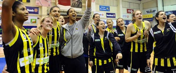 Fenerbahçe şampiyonluğa göz kırptı
