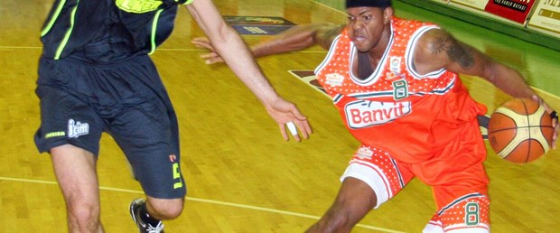 Fenerbahçe Ülker'i Davis yıktı
