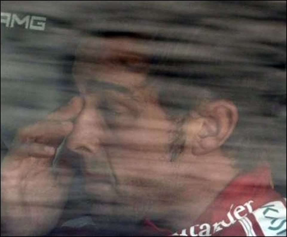 Alonso yarıştan sonra gözyaşlarına boğuldu.