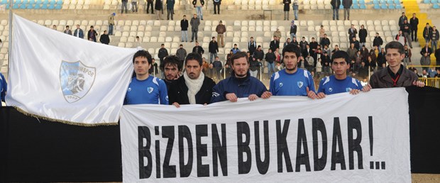 Futbolculardan ilginç protesto