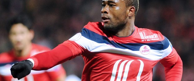 Galatasaray Chedjou'yu borsaya bildirdi
