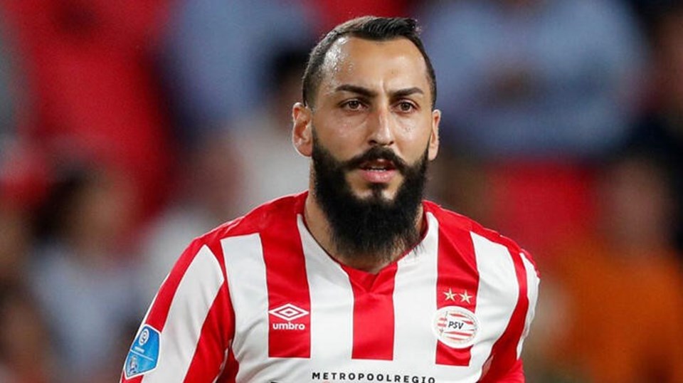31 yaşındaki Kostas Mitroglou, geçen sezon devre arasında Marsilya'dan Galatasaray'a 1,5 yıllık kiralık olarak gelmişti. Kiralık süresi dolmadan PSV'ye verildi. Oyuncunun 1 milyon 950 bin euro sabit maaş bedelini Galatasaray ödeyecek, fakat bu devir karşılığı PSV'den 1 milyon 250 bin euro alacak.