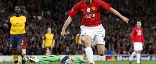 Giggs '800' dedi