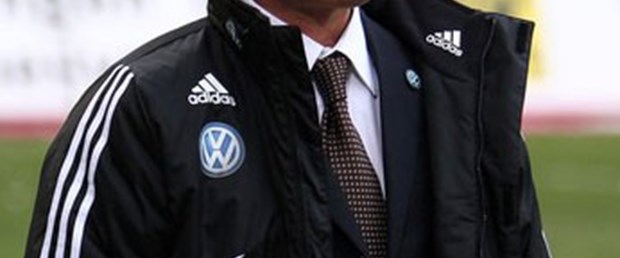 Hamburg Armin Veh'e emanet