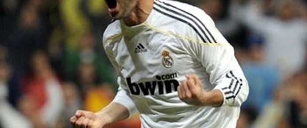 Higuain 6 yıl daha Real'de
