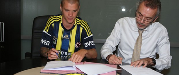 Holmen 3 yıllık imza attı
