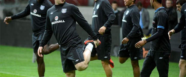 İngiliz futbolculara Twitter yasağı geldi