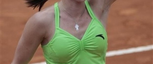 Jankovic Serena'yı devirdi