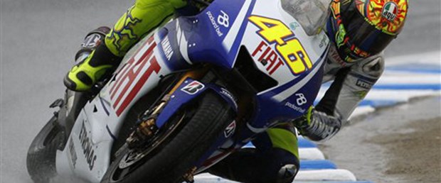 Japonya'da Rossi ilk cepte