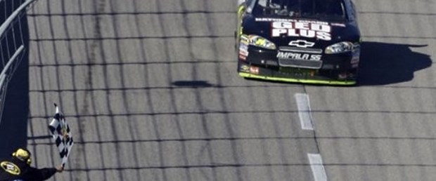 Jeff Gordon 47 yarış sonra güldü