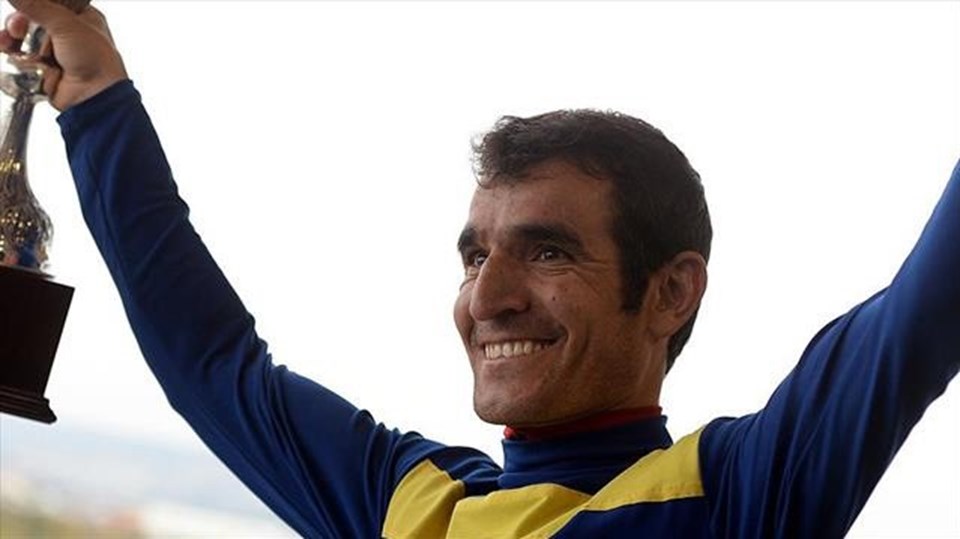 Ömer Kaya, bugüne kadar katıldığı 12 bin 891 yarışta 1571 birincilik elde etti.