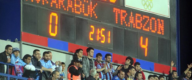 Karabüklü işadamı Fener'in golüne sevinince...