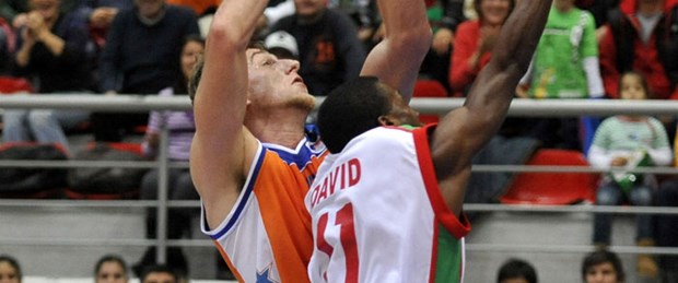 Karşıyaka ezdi geçti: 87-55