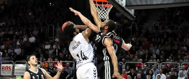 Kartal Jerrels'le uçtu