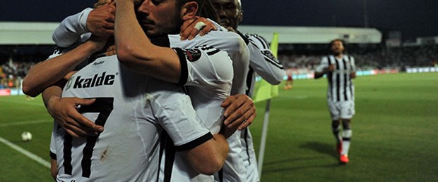 Kartal pes etmedi
