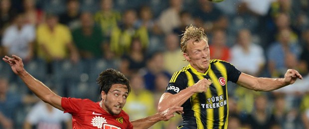 Kuyt attı, Mert kurtardı