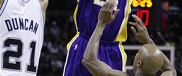 Lakers play-off’u garantiledi: 95-102