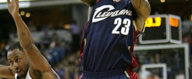 LeBron yine sahnede: 123-126