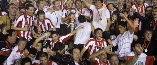 Libertadores'te Şampiyon Estudiantes