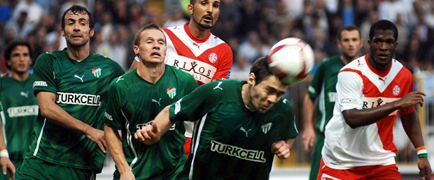 Lider Antalyaspor'u ağırlıyor