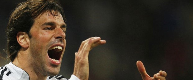 Liverpool'dan Nistelrooy atağı