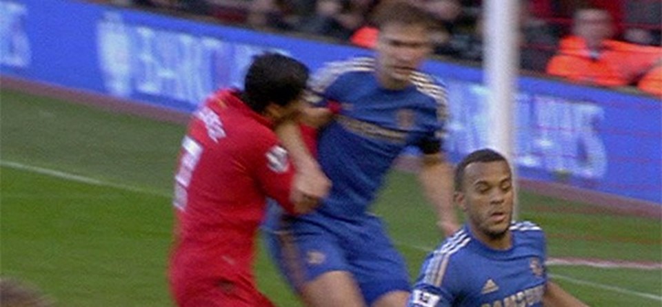 2013 yılında Luis Suarez bu ısırık sonrası 10 maç ceza almıştı.